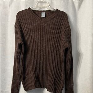 Old Navy Men’s Heavy V-Neck Sweater | Size L